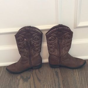 Cat and jack. Girls cowgirl boots, size one. Used condition.